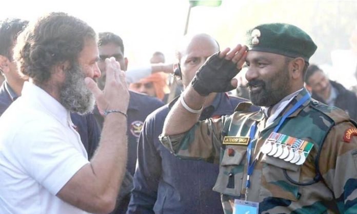 Photo of Army Commando saluting Rahul