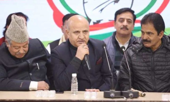 Kashmir leaders back into Congress