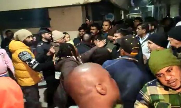 Nigerians attack on Delhi police