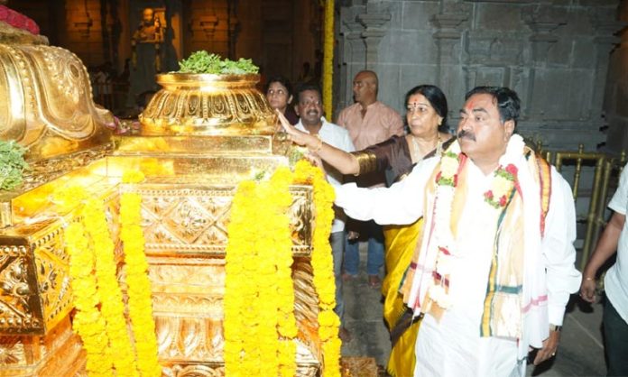 Errabelli visit Yadadri temple