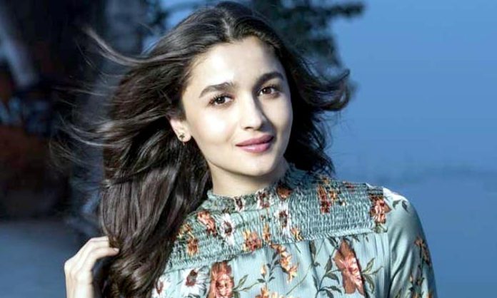 Alia Bhatt seeks Photographers Wont take my daughter photos