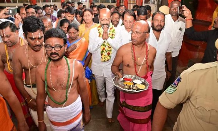 Bandi Sanjay visit Kondagattu Anjanna Temple