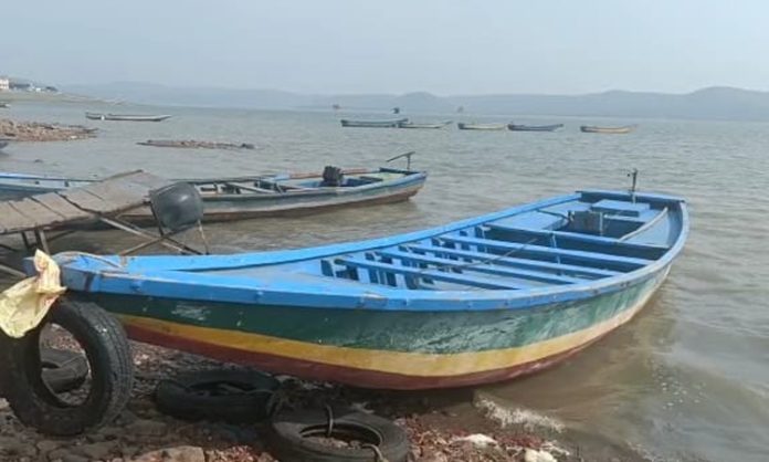 Andhra block Telangana boats