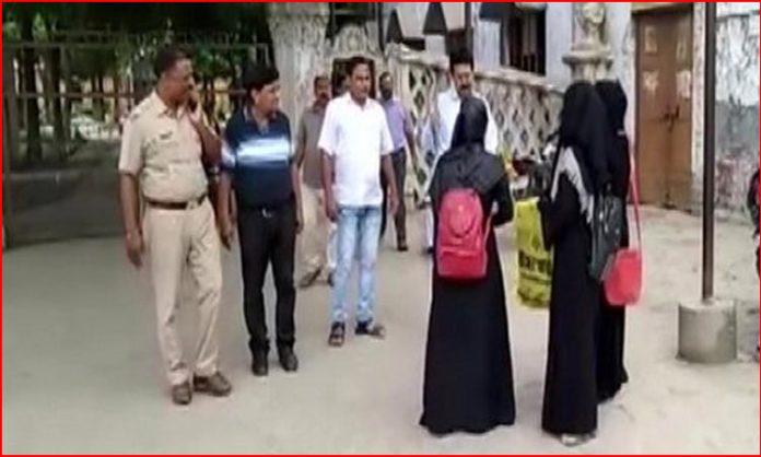 Girls denied entry to Moradabad college