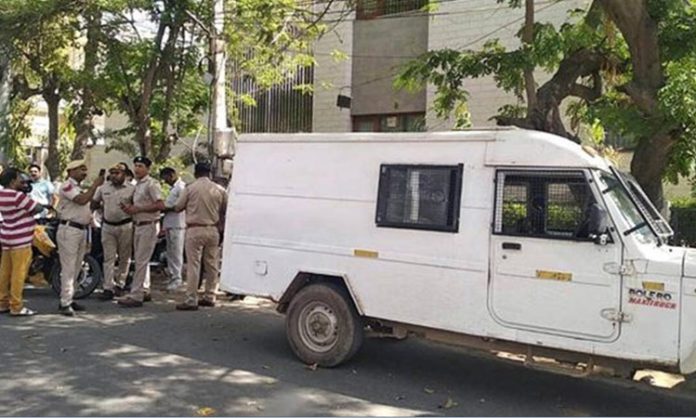 Cash van guard killed