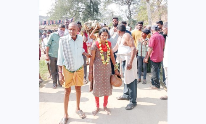 Daughter who conducted funeral of her father