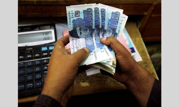 Heavy fall in Pakistani currency