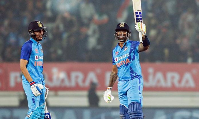 IND vs SL 3rd T20: Team India 228/5