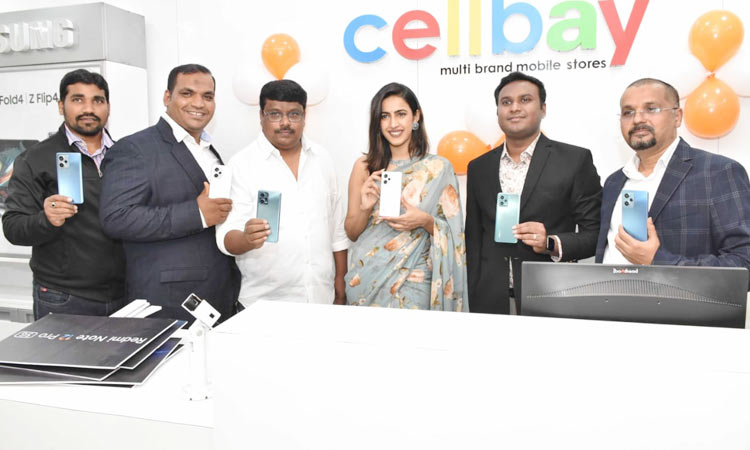 Niharika Konidela unveiled Redmi Note 12 series at Celbay showroom