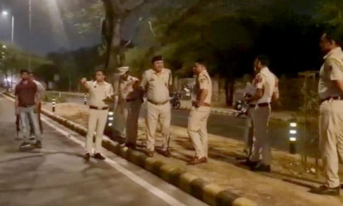 Delhi Police probe into woman's dragged case