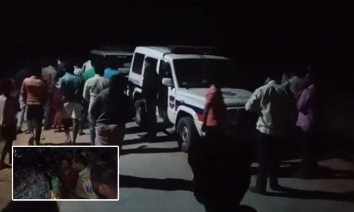 People attack on Police in Yadadri bhongiri