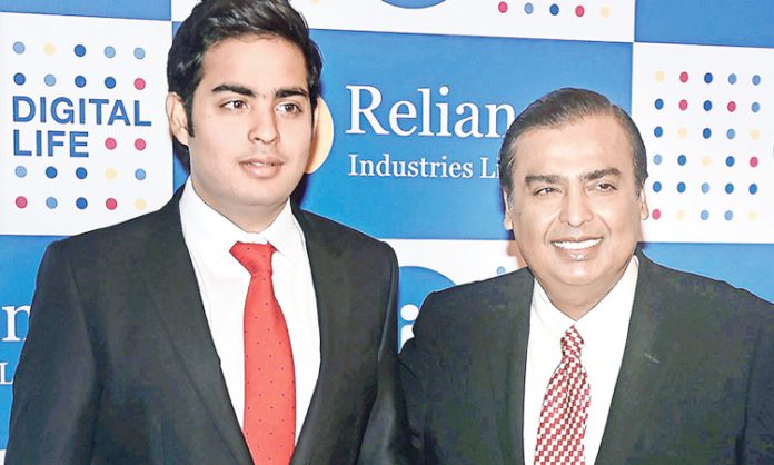 Reliance's profit was Rs 17,806 crore
