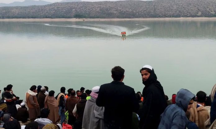 10 children killed in Pakistan as boat capsizes