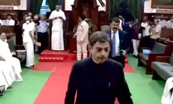 Tamil Nadu Governor walks out from Assembly