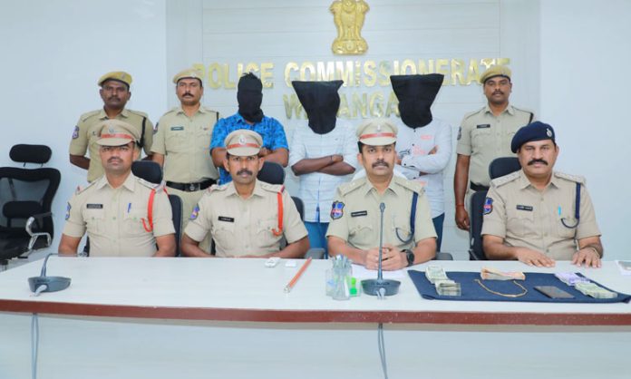 Three accused arrested in chain snatching case