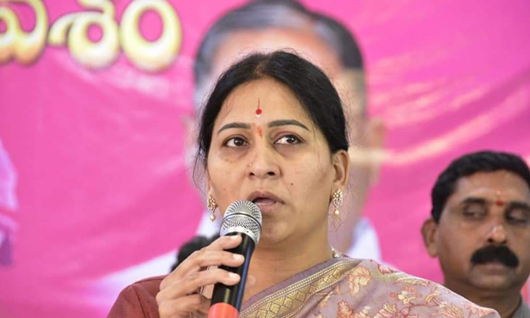 BRS MP Maloth Kavitha Counter YS Sharmila