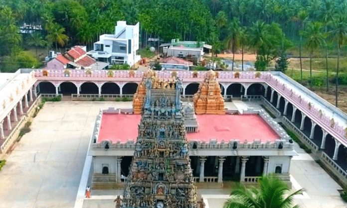 Non-Hindus not allowed business at temple
