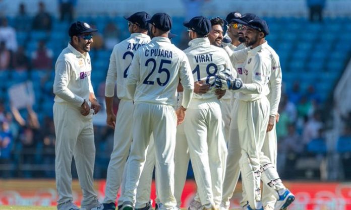 Australia loss two wickets in Ind vs Aus