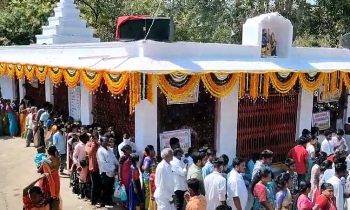 Lord Shiva temples decked up for Shivaratri festival