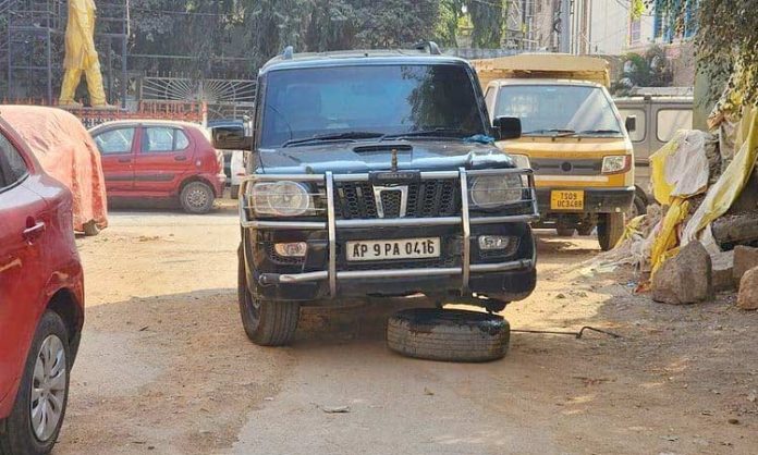 MLA Raja Singh Vehicle