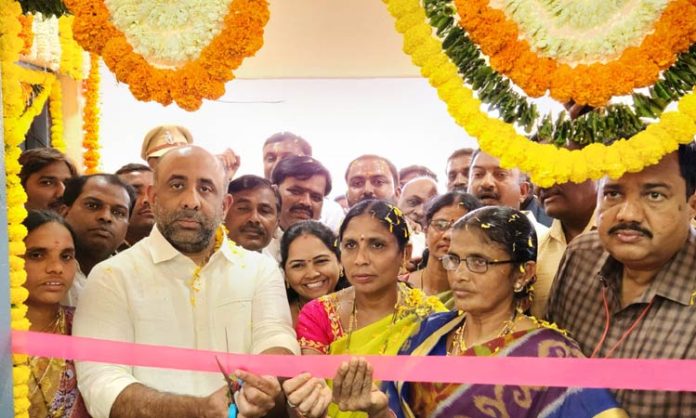 MLA Shakeel inaugurating Tehsildar office