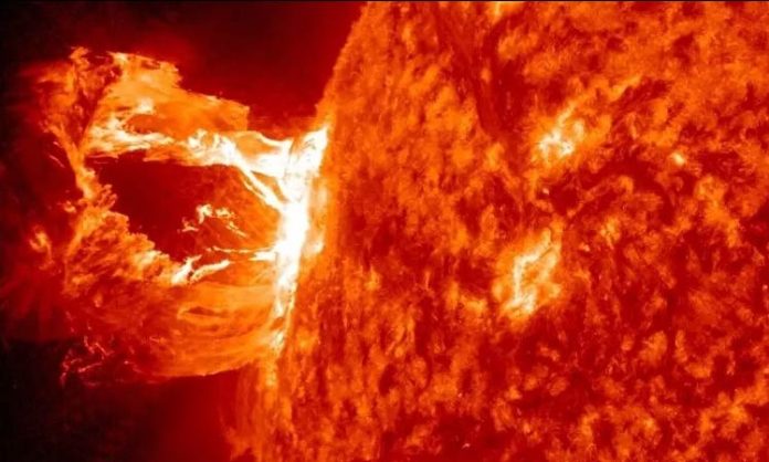 NASA captures piece of sun breaking off