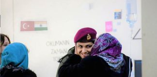 Turkish woman kisses Indian army doctor