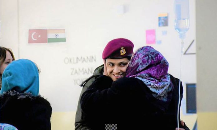 Turkish woman kisses Indian army doctor