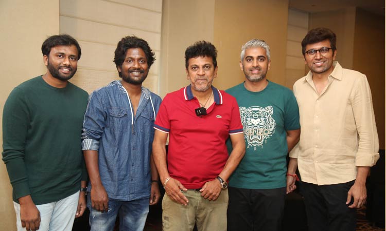 Writer Padmabhushan Movie Team Meets Shiva Rajkumar