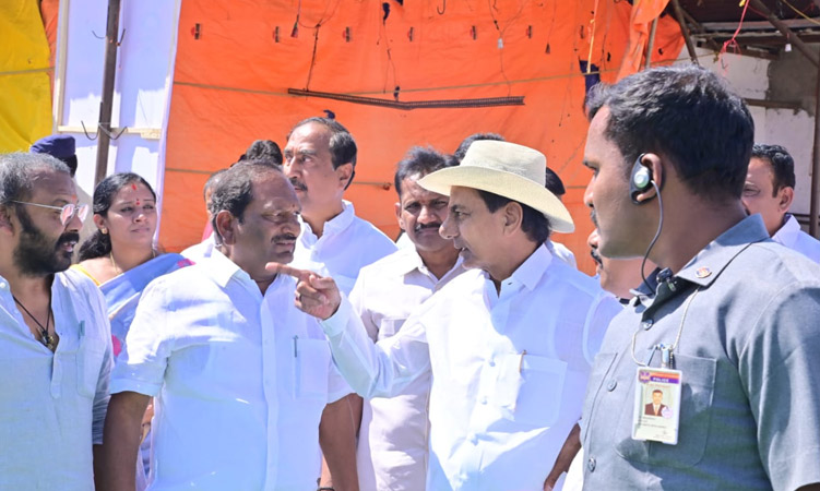 CM KCR visit kondagattu anjaneya swamy temple