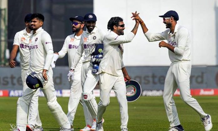 India defeat Australia by 6 wickets in 2nd Test