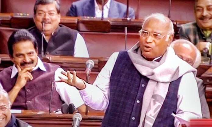 Kharge's criticism of Prime Minister Modi