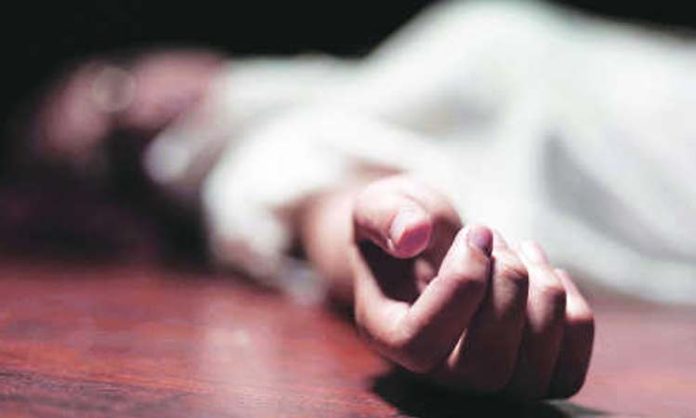 married woman ends life in hyderabad