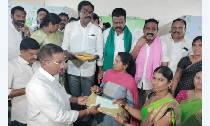 Minister Puvvada distributed Shaadi Mubarak and Kalyanalakshmi cheques