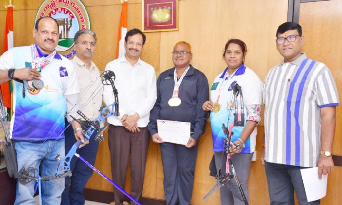 Six medals for TSRTC employees in national sports competitions