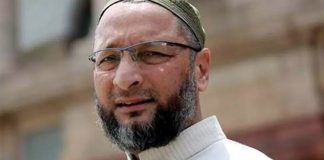 Asaduddin Owaisi support of KCR's Family
