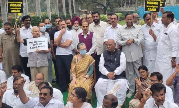 Rahul and Sonia join protest
