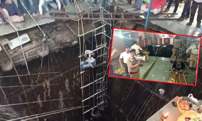 Roof of temple stepwell collapses in Indore