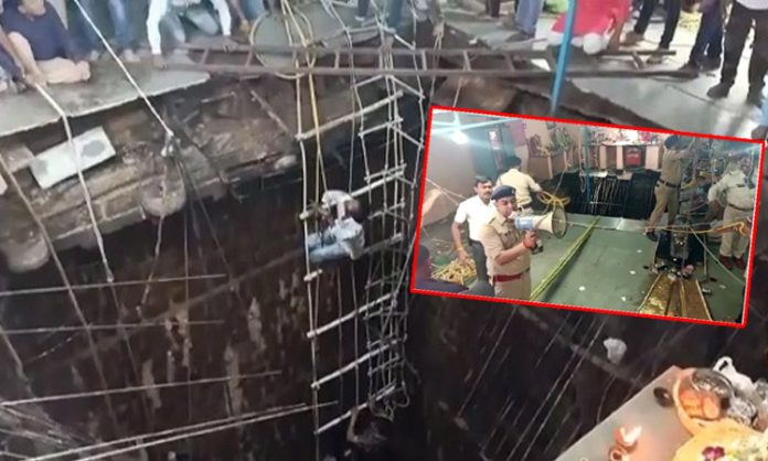 Roof of temple stepwell collapses in Indore