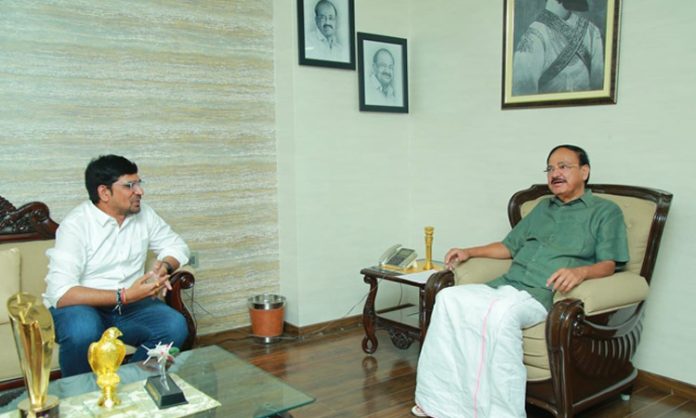 Venkaiah Naidu appreciated Ari Movie Trailer