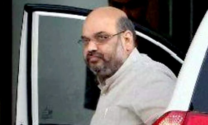 An Unknown Car enter into Amit Shah's Convoy