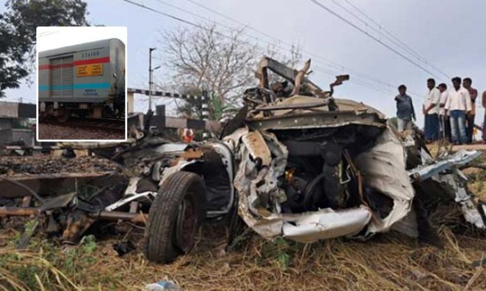 Train collided tata ace