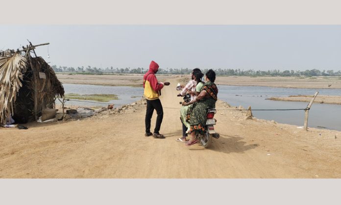 Dirt road in Vagu: High collection in the name of toll