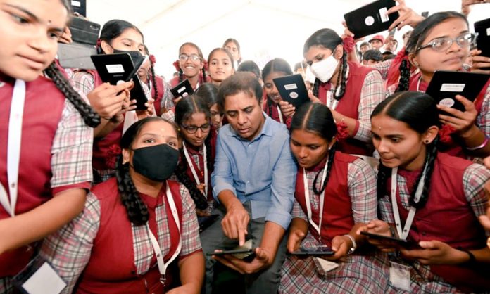 KTR Announces digital class rooms in 26000 schools