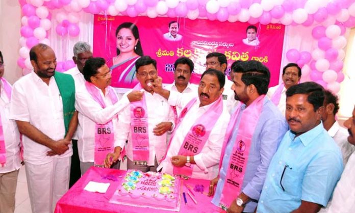 mlc kavitha birthday celebration in khammam