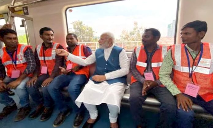 PM Modi inaugurates New Metro line in Karnataka