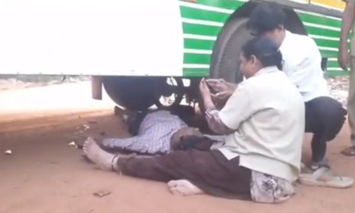 Conductor husband dead in Bus accident