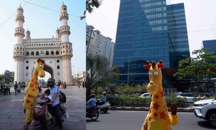 Geoffrey the giraffe at Charminar