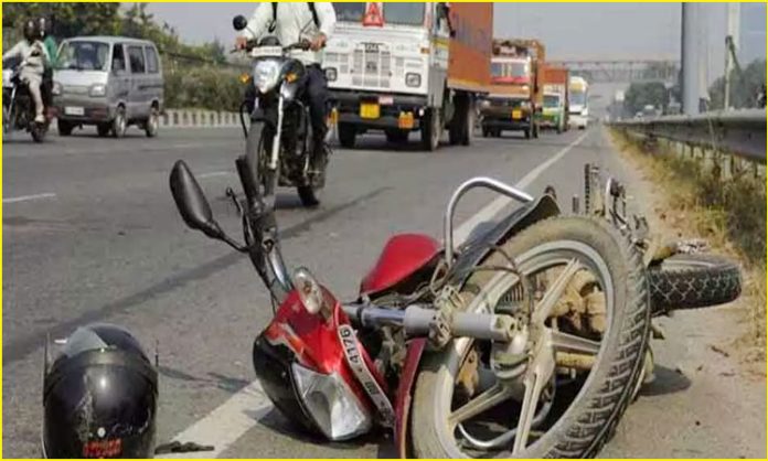 Bike and RTC bus collide in nirmal