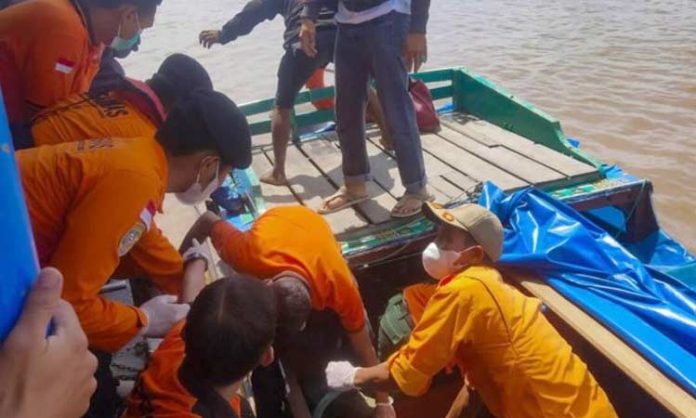 Boat capsized in Indonesia